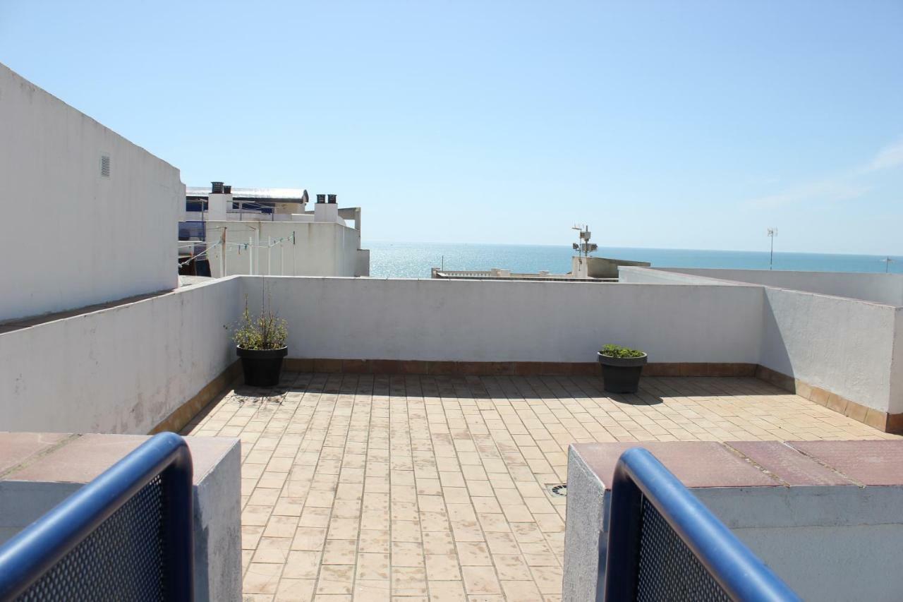 Apartamento Puerta Al Mar Apartment Рота Екстериор снимка