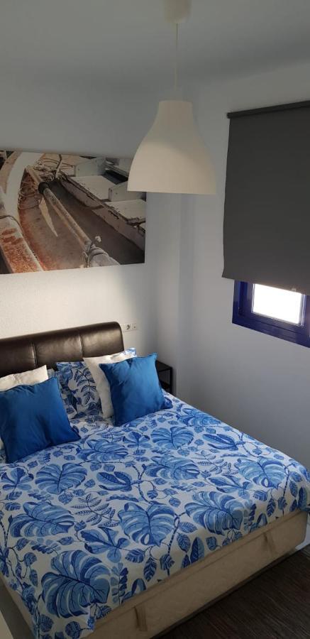 Apartamento Puerta Al Mar Apartment Рота Екстериор снимка